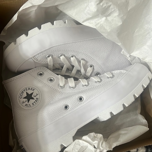 Shoes - Never worn size 6